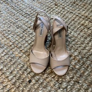 Beige/cream Steve Madden heels